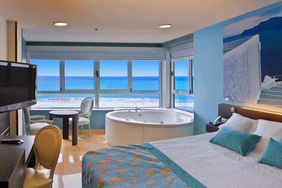 Jacuzzi, Sea View and the best Price... Villa del Mar Hotel Benidorm Jacuzzi, Sea View and the best Price... Villa del Mar Hotel Benidorm